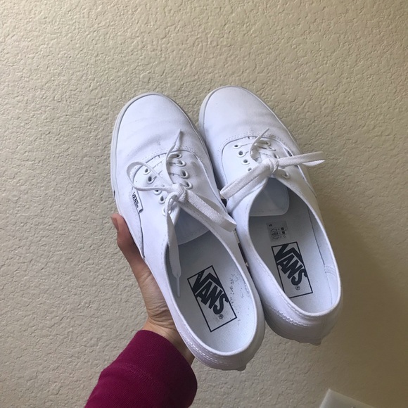 LIKE NEW ALL WHITE AUTHENTIC VANS - Picture 4 of 6